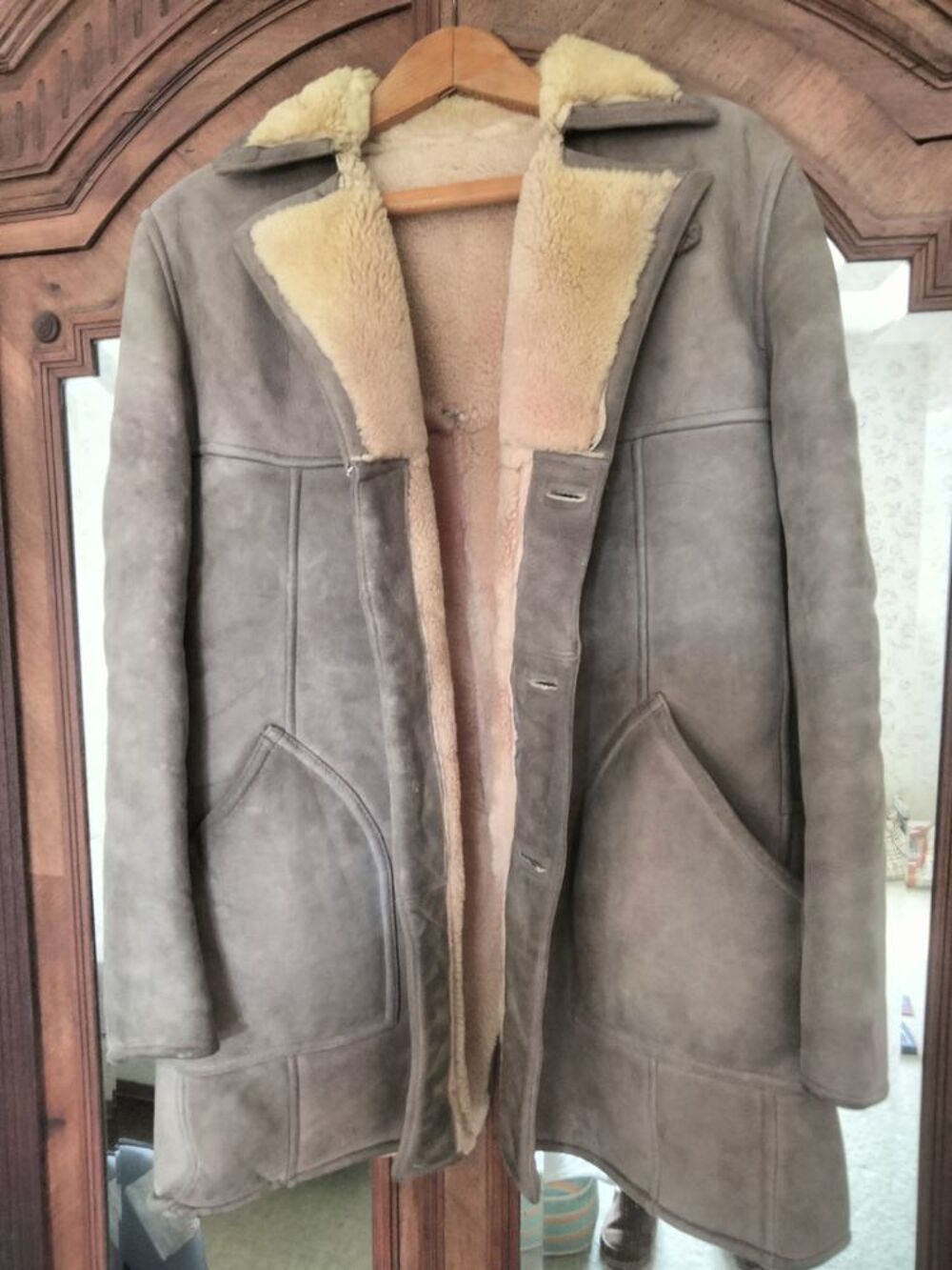 VESTE MOUTON RETOURN&Eacute; Vêtements