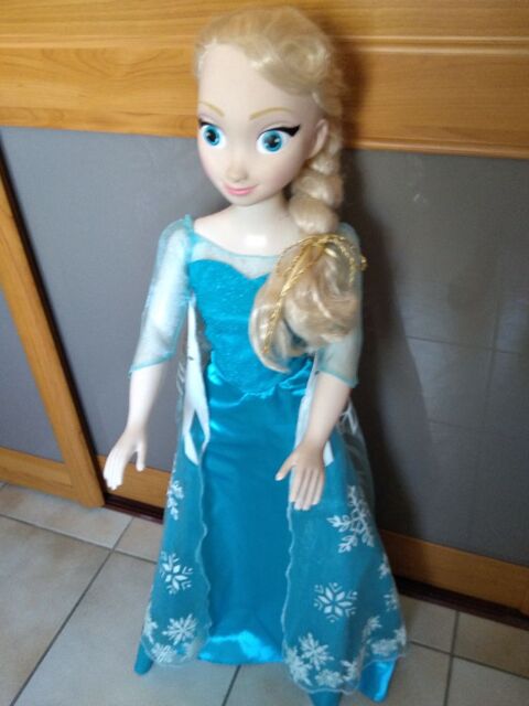 poupe reine des neige HASBRO 20 Althen-des-Paluds (84)