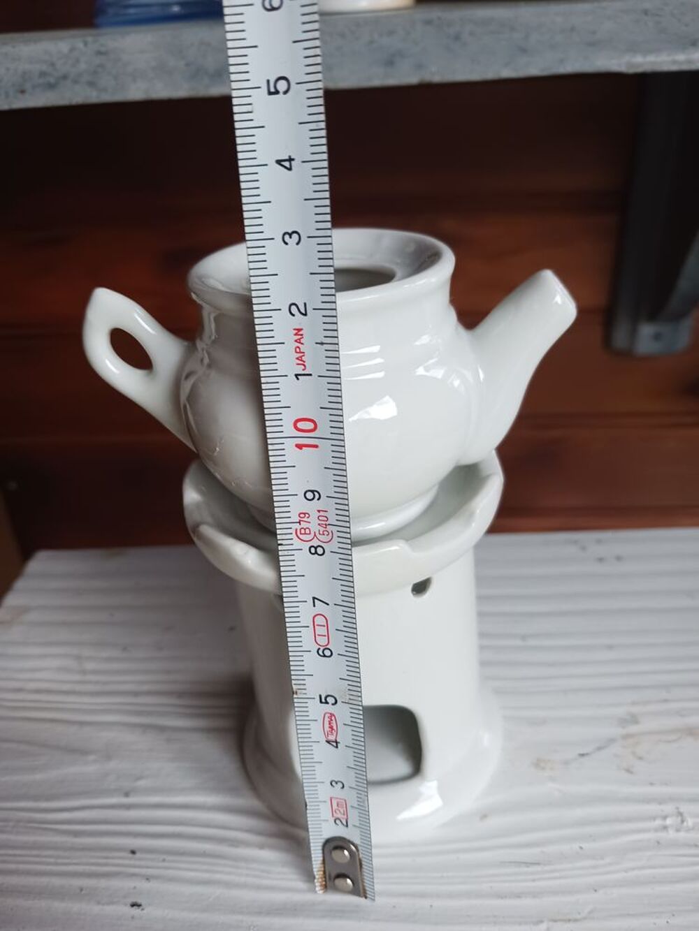 Br&ucirc;leur &agrave; huile en porcelaine blanche th&eacute;i&egrave;re 