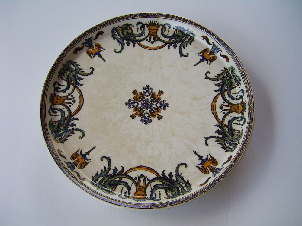 Plat en porcelaine de GIEN E 1856 