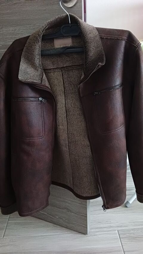 veste imitation daim 20 Villers-Bouton (70)