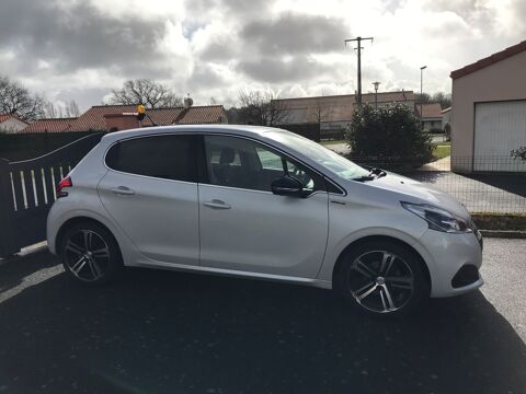 Peugeot 208 1.2 PureTech 110ch S&S EAT6 Allure 2017 occasion La Chapelle Largeau 79700