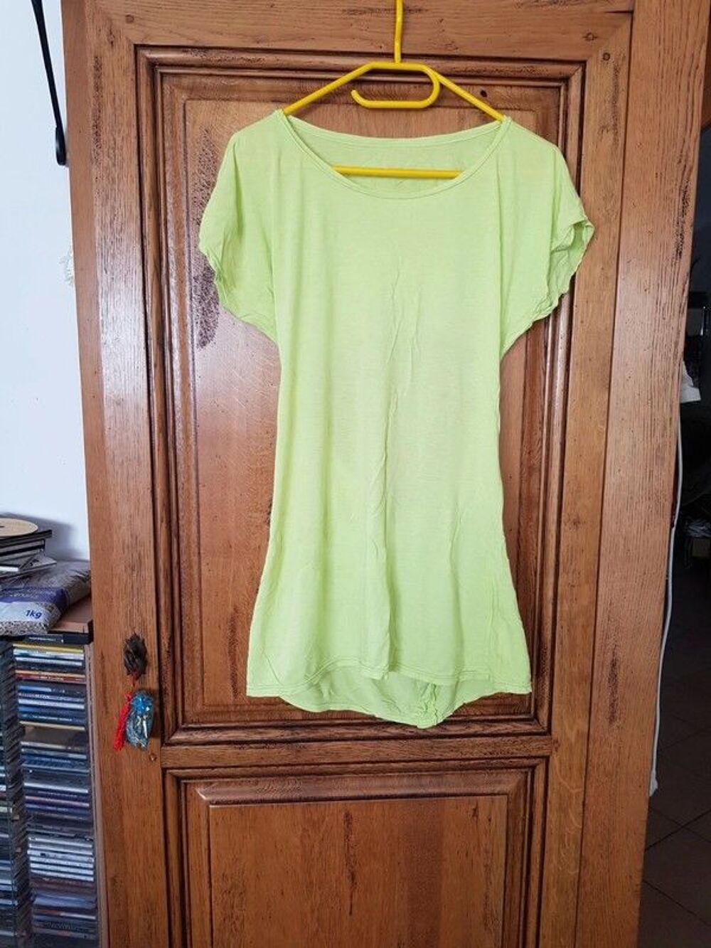 Tunique vert fluo mesure aisselles a aisselles a plat 42 cm Vêtements