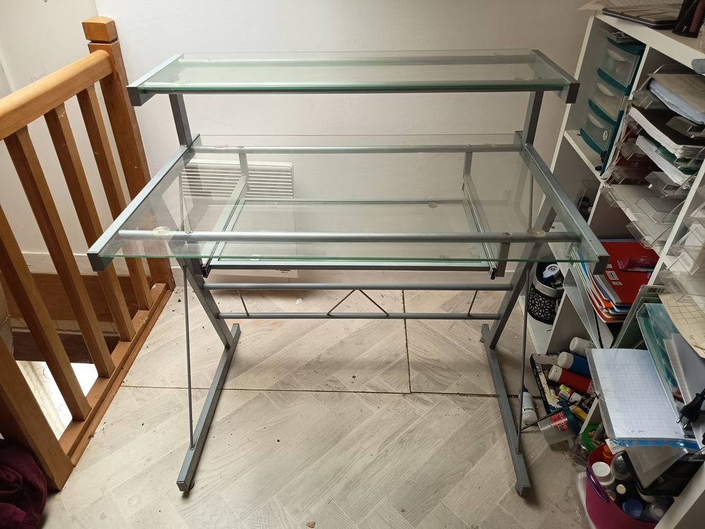 bureau m&eacute;tal et verre en bon &eacute;tat en 2 parties Meubles