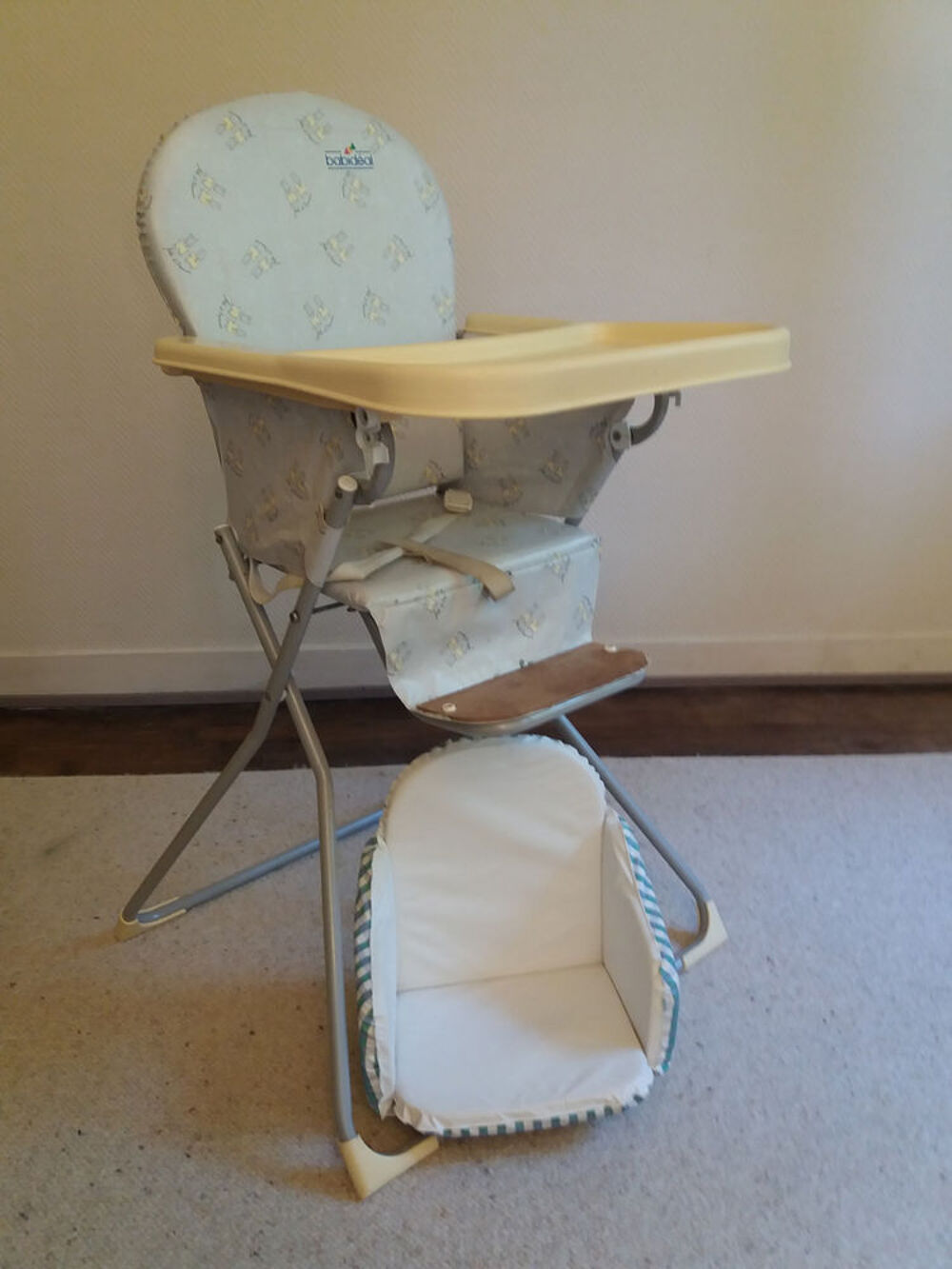 Chaise haute pliable Babid&eacute;al pour b&eacute;b&eacute; Puériculture