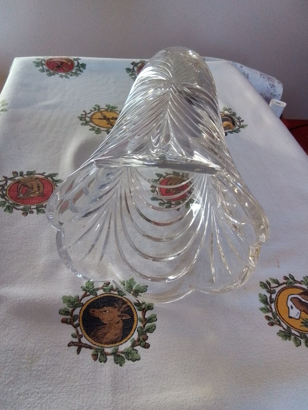 Magnifique vase en verre sculpt&eacute; Décoration