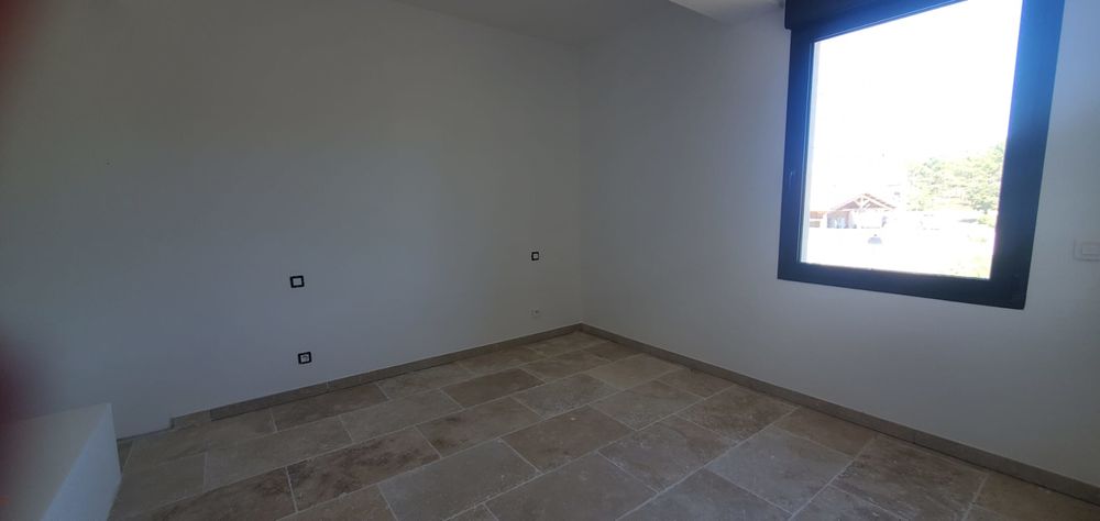 Location Autre Local neuf 47 m² dans Parc d'Activités Golfe de Saint-Tropez La môle