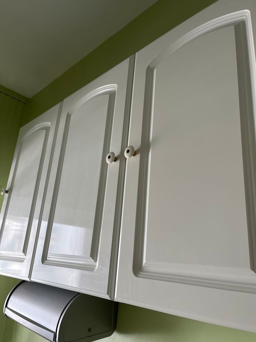 15 meubles de cuisine de couleur blanche. Meubles