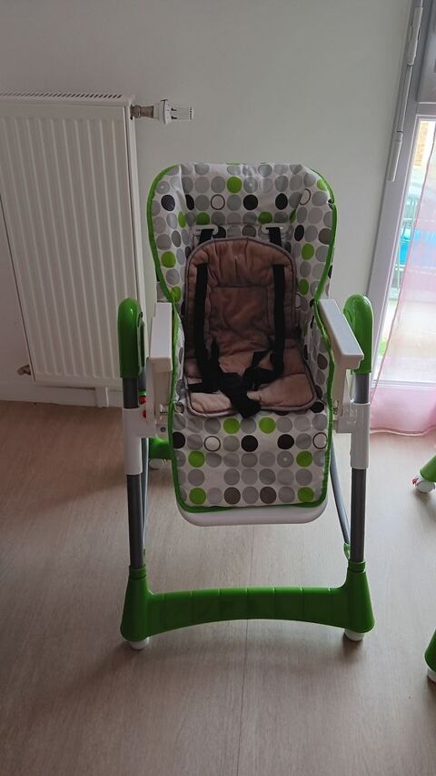 chaise haute Monsieur B�b� Marcoussis (91)