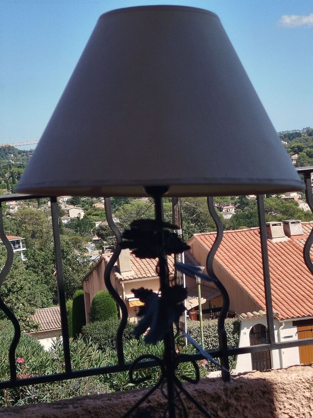 Lampe de table en fer forg&eacute; Décoration