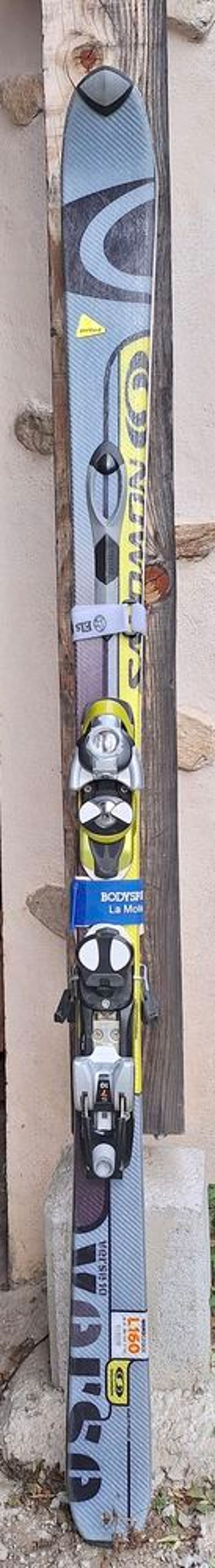 3 paires de ski avec b&acirc;tons Sports