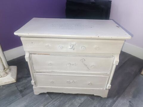 ANCIENNE PETITE COMMODE 3 TIROIRS 40 Saint-Jean-du-Cardonnay (76)