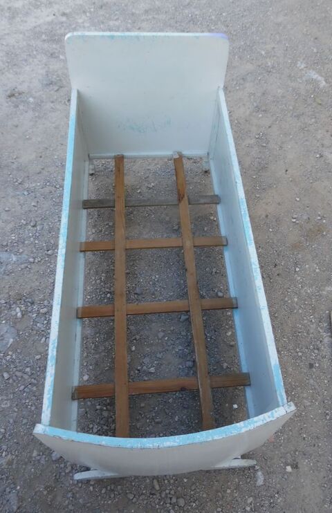 Lit b�b� de 1950, en excellent �tat 
55 Le Cr�s (34)