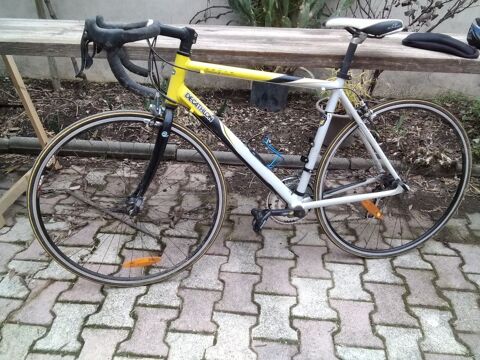 v�lo de route d�cathlon s�rie R 320 Locarn (22)