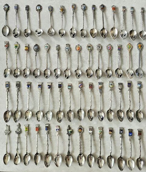 Petites cuill�res souvenir de diff�rentes villes Fran�aises 2 Cannes (06)