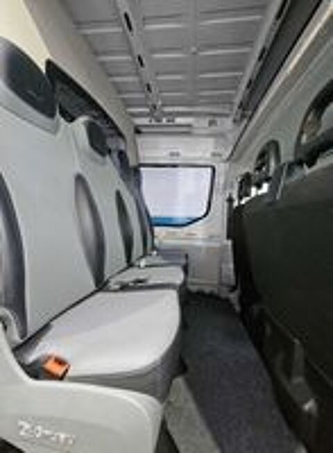 Daily DAILY 3.0 EEV CHASSIS DBLE CAB 35C17 D/P EMP 4100 2015 occasion 03470 Mon&eacute;tay-sur-Loire