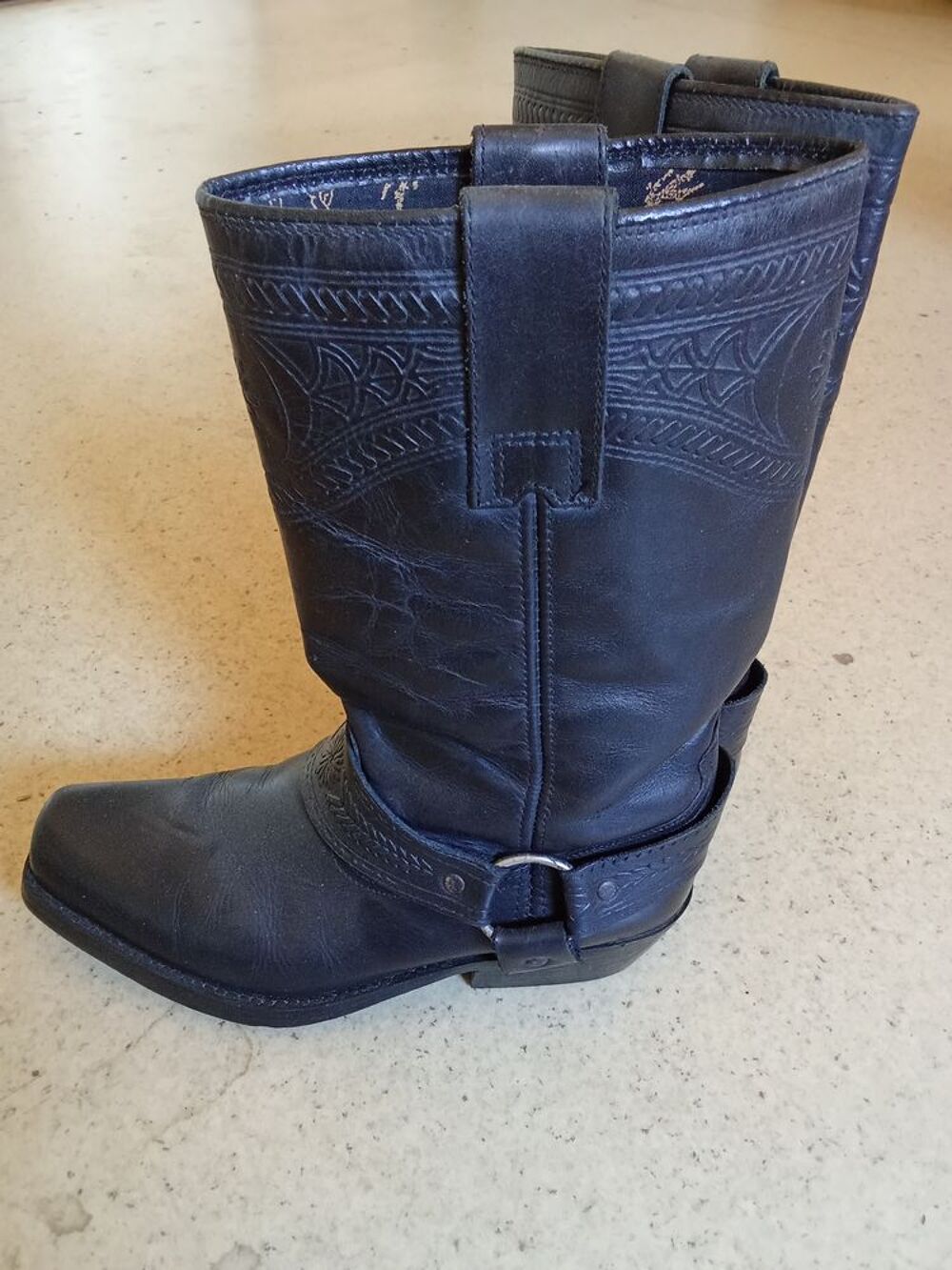 Botte cuir noire mixte , taille 42 , tr&egrave;s bon &eacute;tat Chaussures