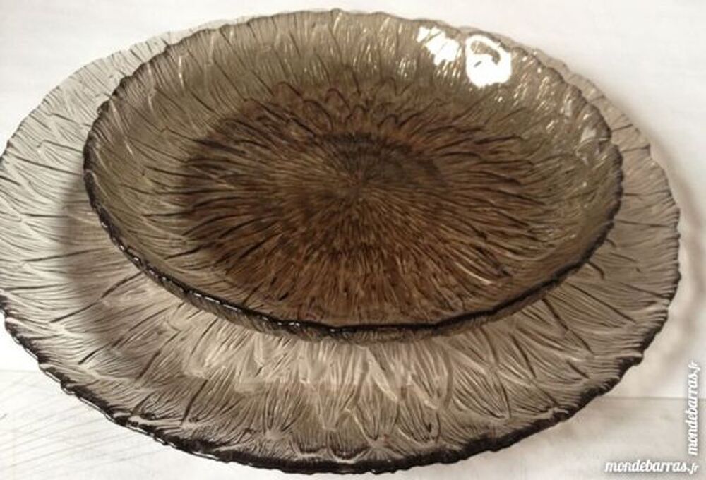 ensemble plats plat et creux en verre brun Cuisine