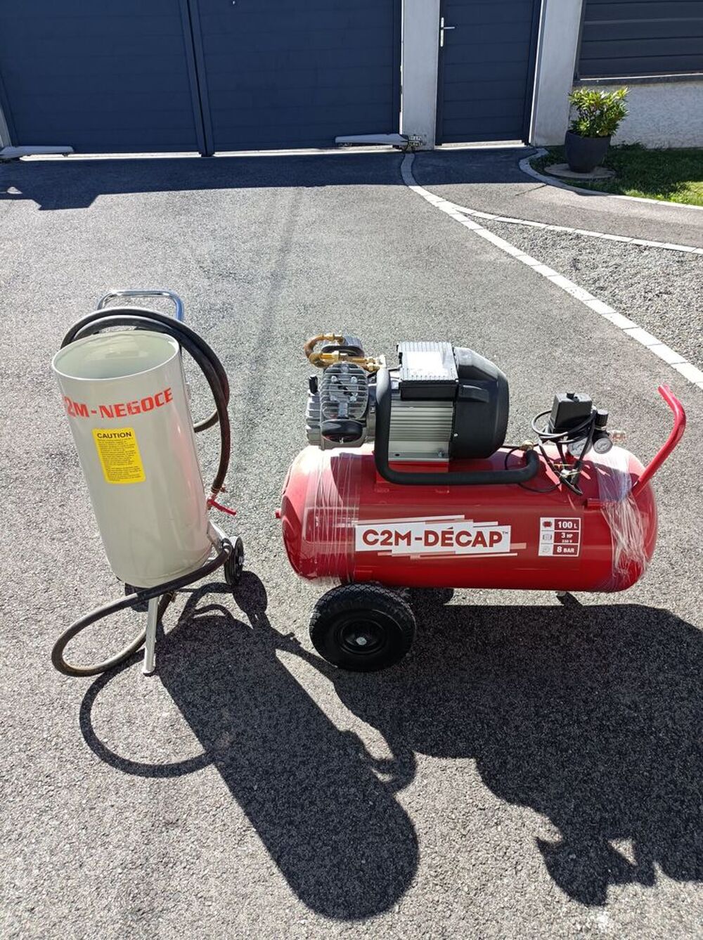   compresseur et aérogommeuse 
