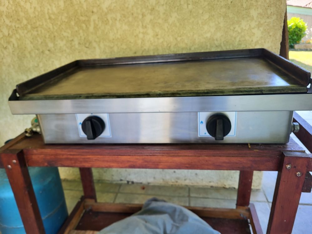 PLANCHE A GAZ EN FONTE 
MARQUE SIMOGAZ
Jardin