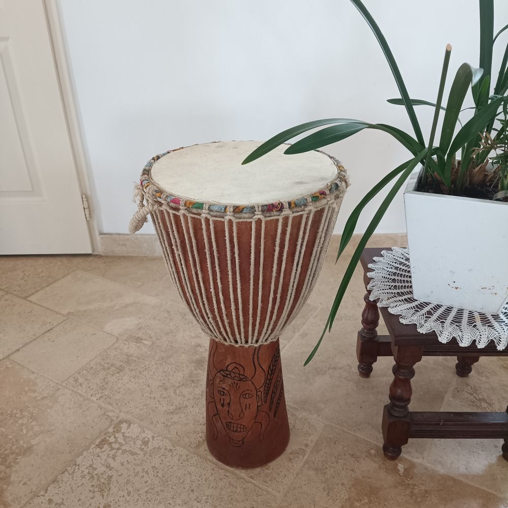 Un Authentique et Grand Djemb&eacute; du S&eacute;n&eacute;gal Instruments de musique