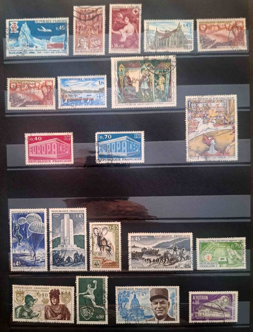 S&eacute;rie de timbres de collection de France D 