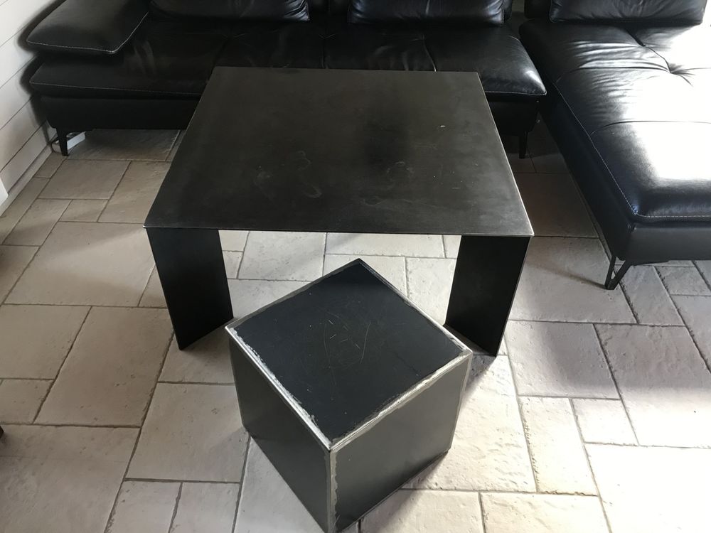 Table basse carr&eacute;e en acier noir Meubles
