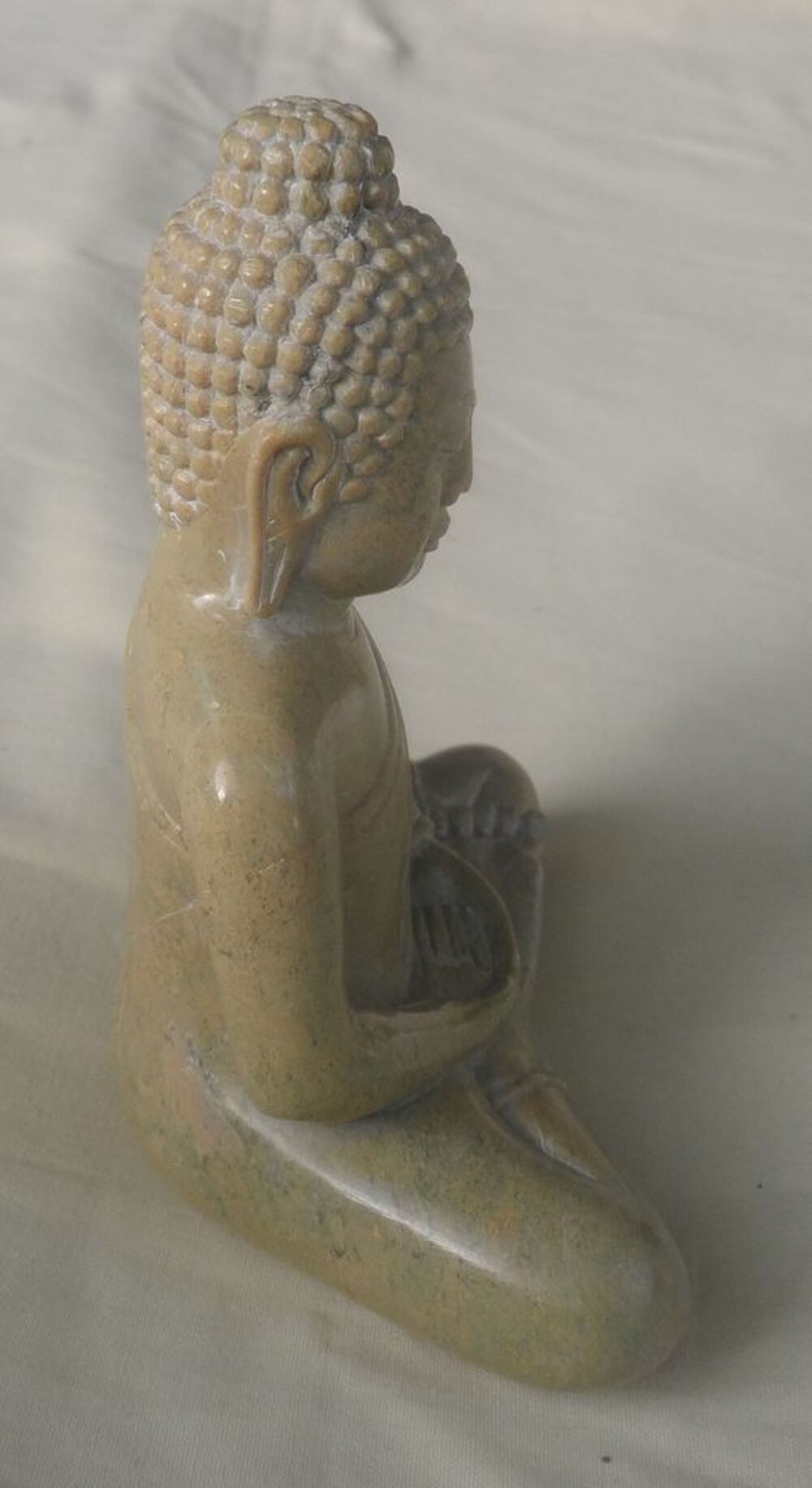 BOUDDHA EN PIERRE (JADE ? JE NE SUIS PAS SUR) NEUF Décoration