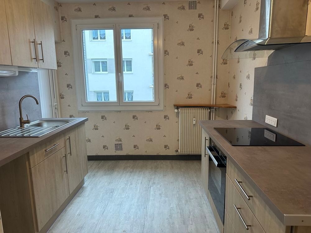 Location Appartement T4 rénové avec balcon - Croix de Palente Besançon