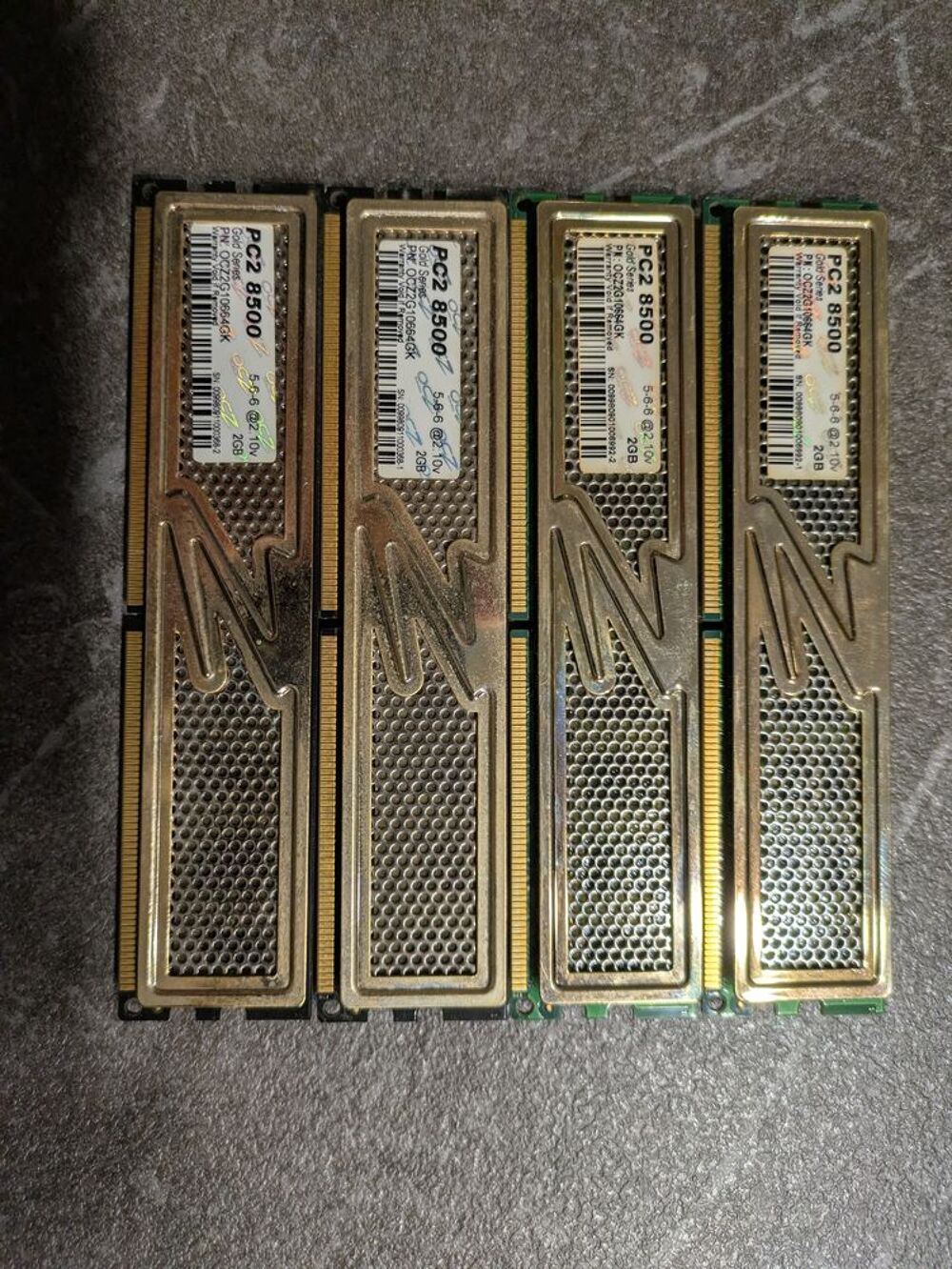Barrettes m&eacute;moires de 2 GB Matériel informatique