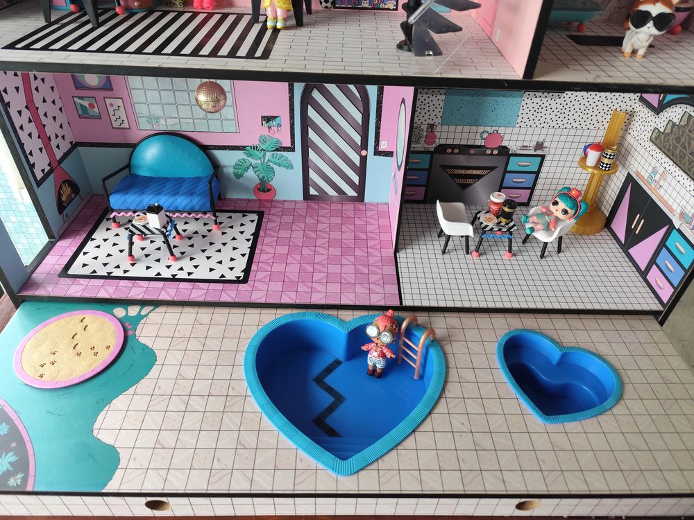 Maison poup&eacute;e LOL Jeux / jouets
