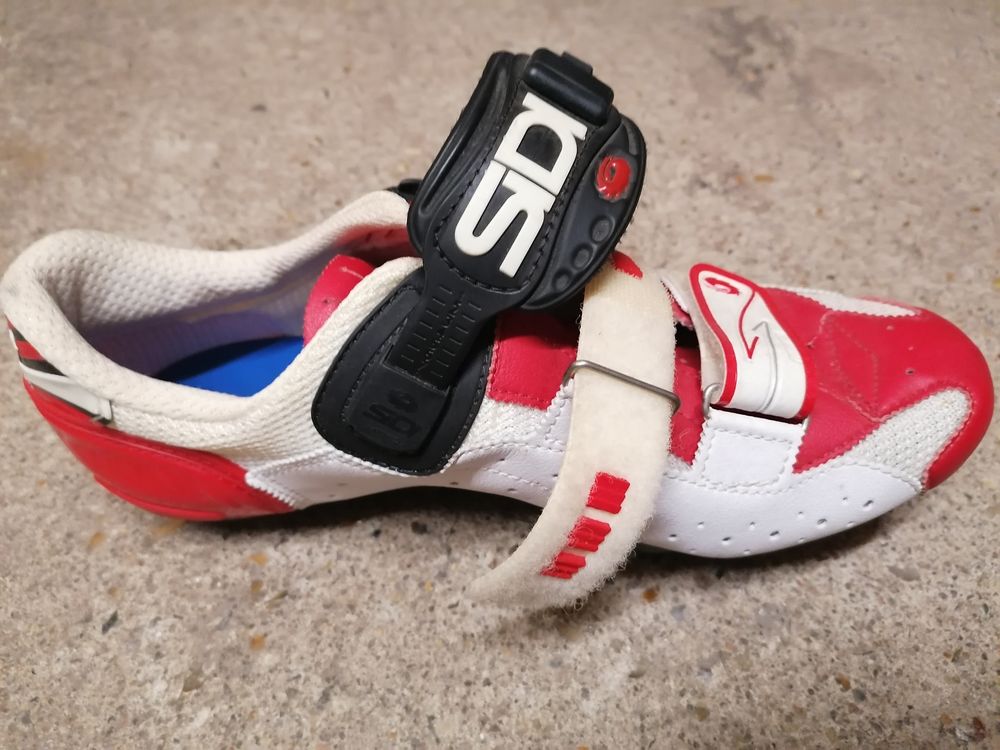 Chaussure cycliste tr&egrave;s bon &eacute;tat. Chaussures