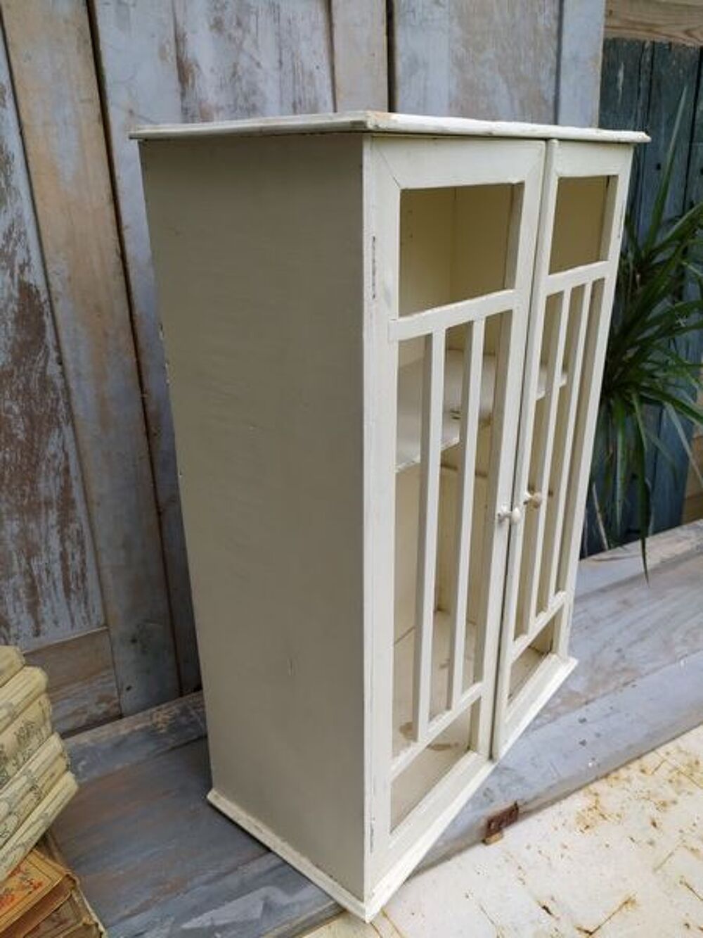 Ancienne Petite Armoire Murale Deux Portes
Meubles