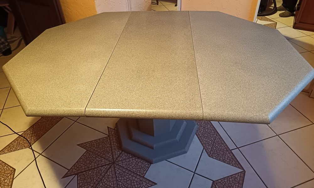 Table octogonale Meubles