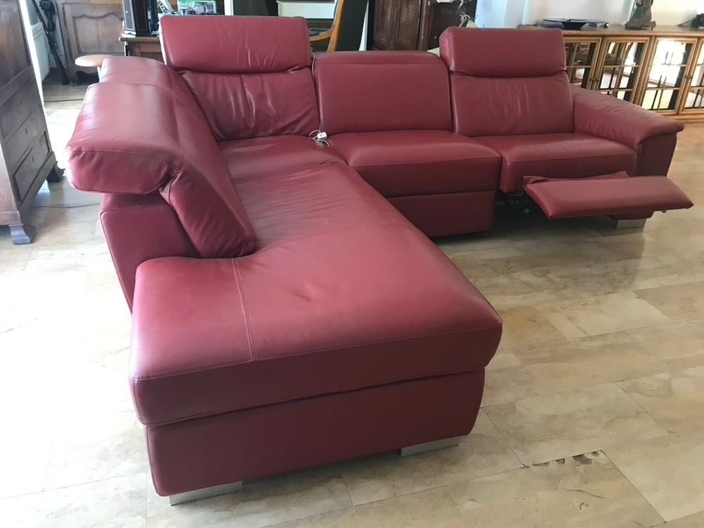 salon d'angle en cuir : 1 m&eacute;ridienne,1chauffeuse,1 relax Meubles