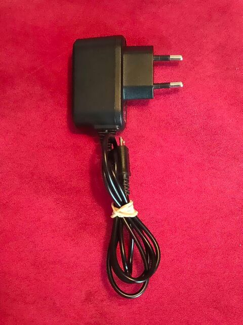 Chargeur de t�l�phone portable 5 Avermes (03)