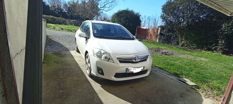 Toyota auris MC HSD 136h Executive