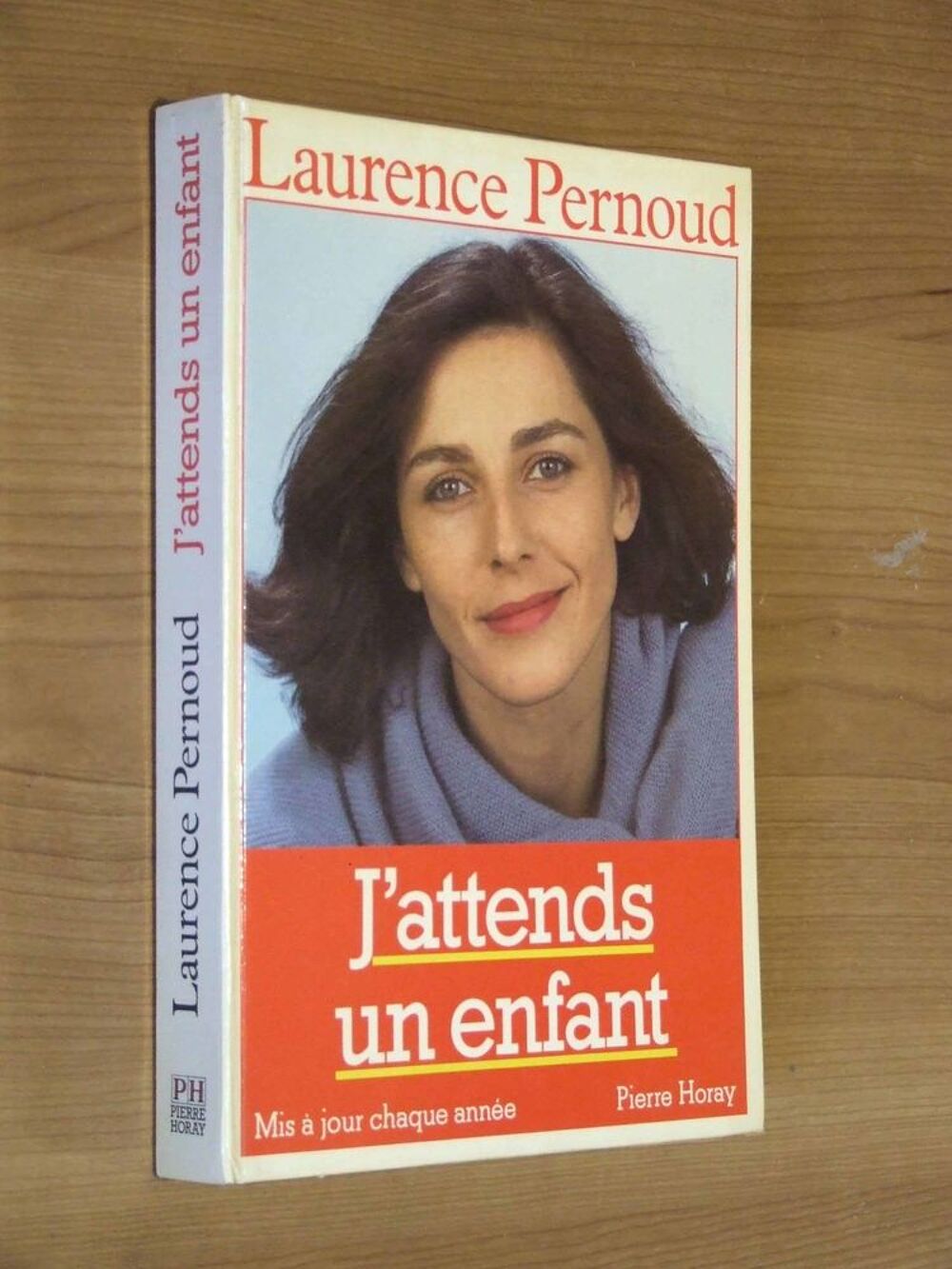 Livre, J'attends un enfant de Laurence PERNOUD Livres et BD