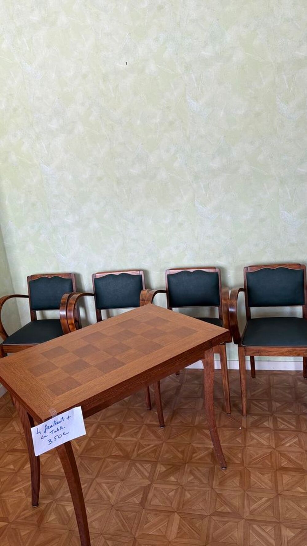 Table et fauteuils Meubles