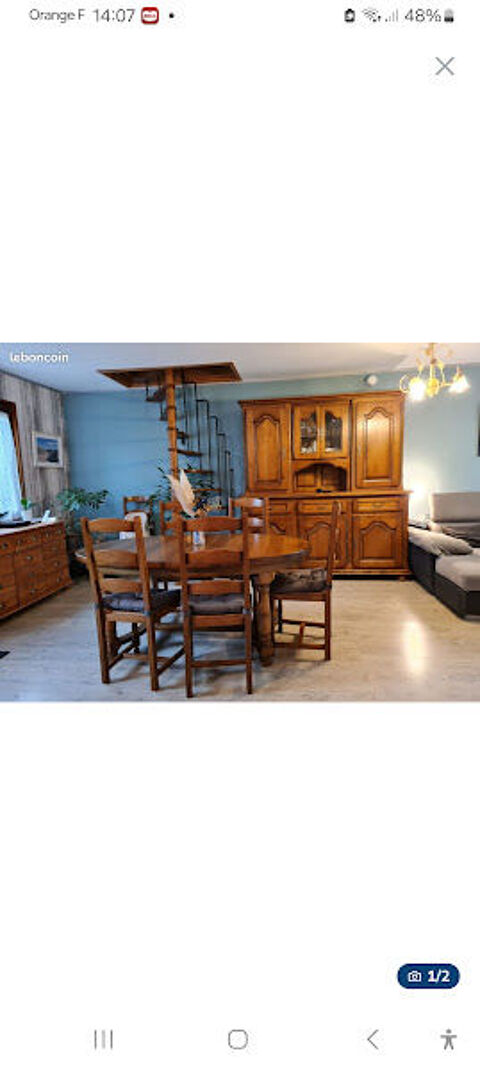 Table chaises et buffet en chtaignier massif 350 Belmont-Bretenoux (46)