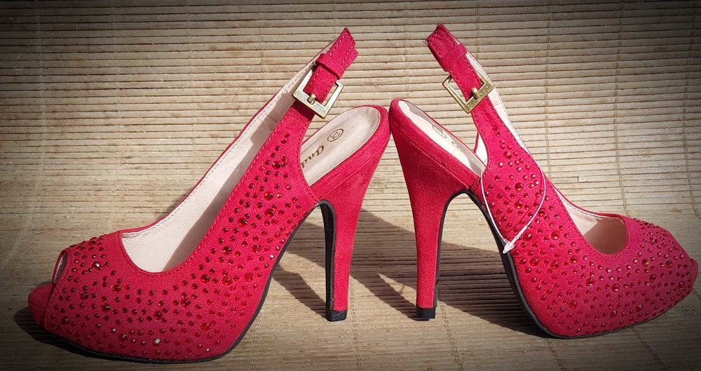 Escarpins rouges avec strass Chaussures