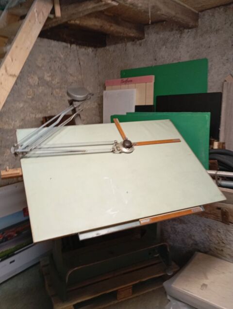 Ancienne table d'architecte 1000 Brgnier-Cordon (01)