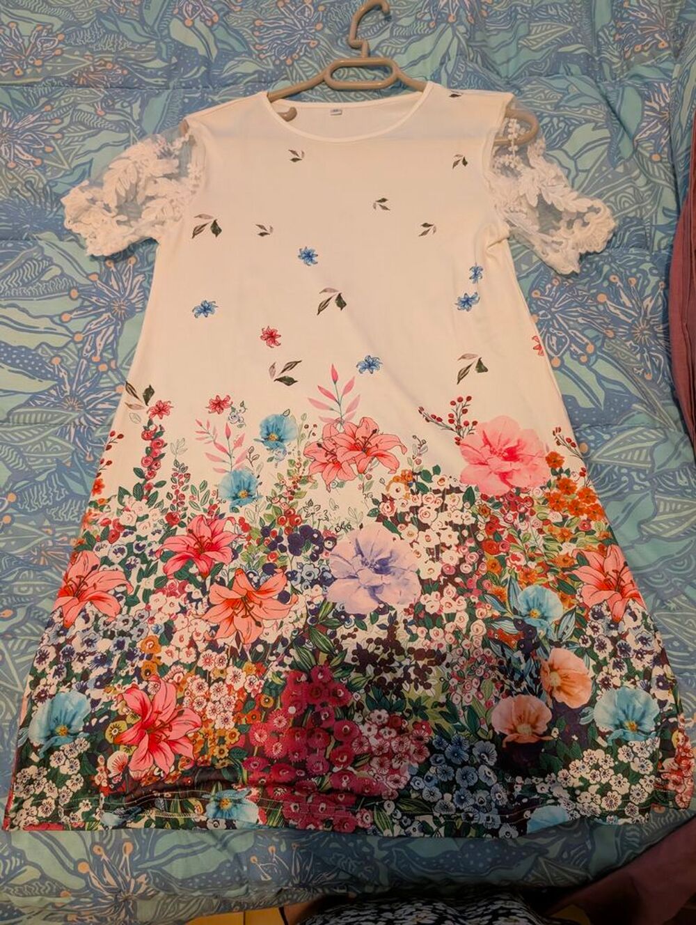 plusieurs v&ecirc;tements femme Taille 40-42 Vêtements