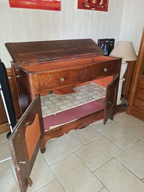 DIFFERENT MOBILIER DE STYLE SUITE AU DECES DE NOTRE MAMAN. 300 Bresnay (03)