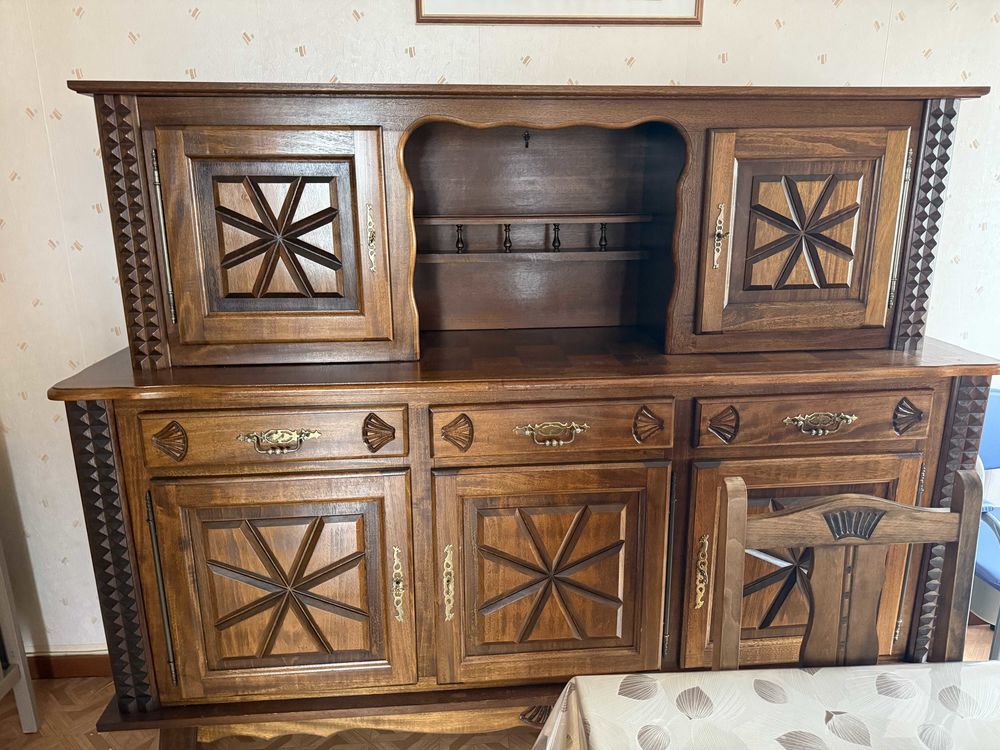 table, bahut et chaises Meubles