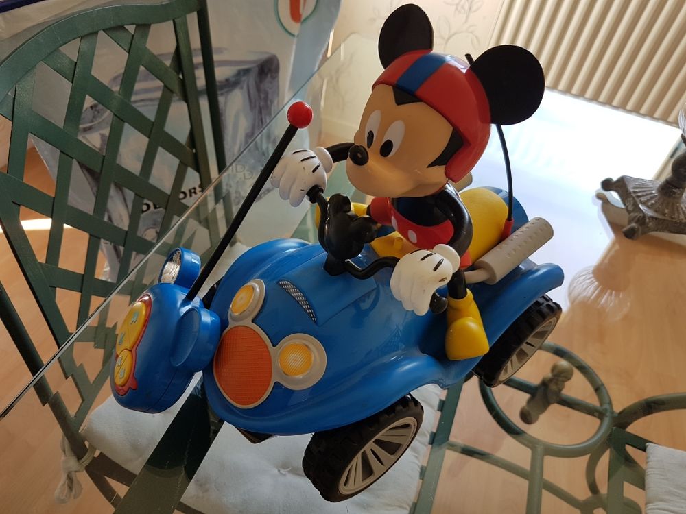 Voiture radio commander Mickey Jeux / jouets