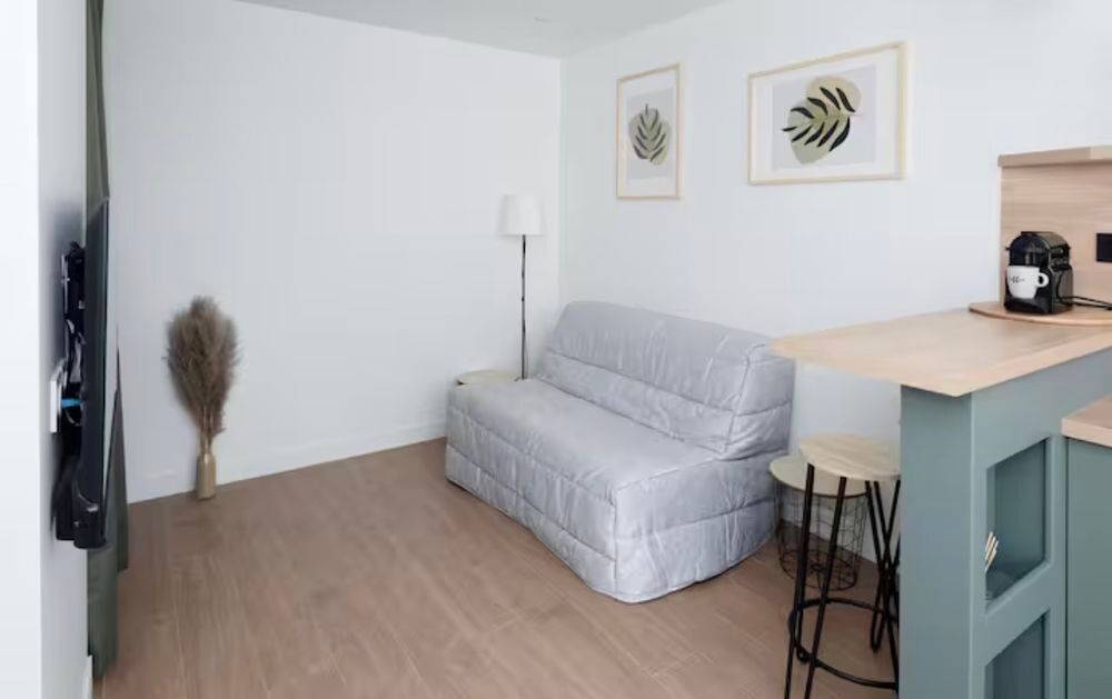Location Appartement Superbe Studio meublé 35 m² Rue Albert Thomas Paris 10e Paris 10