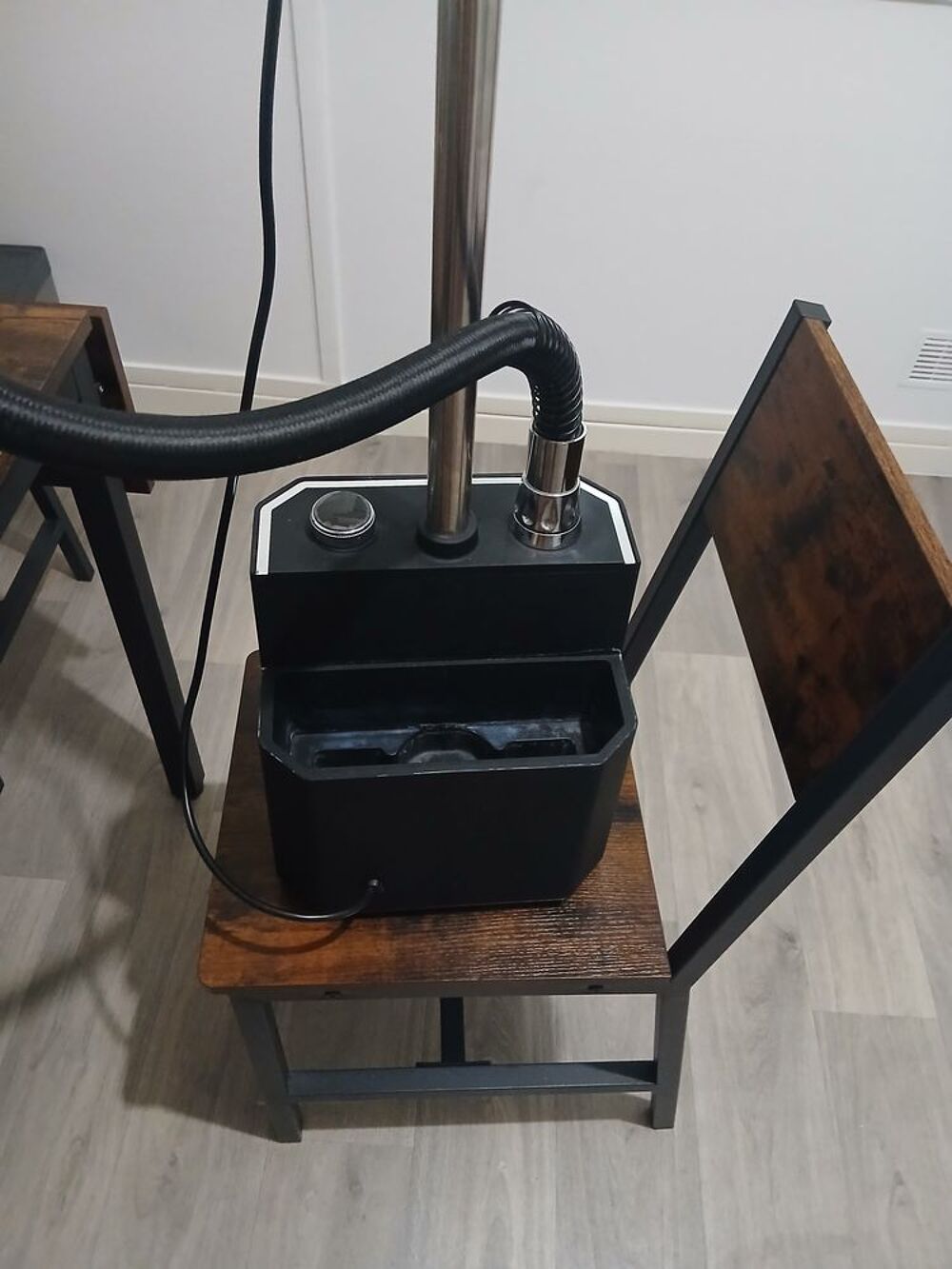D&eacute;froisseur steamOne, Electroménager