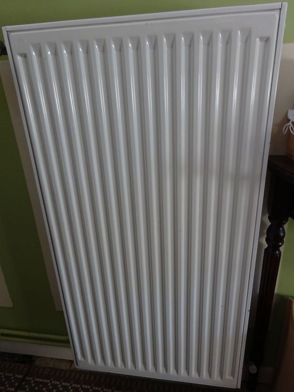 un radiateur Dimension Haut: 90cmX Largeur60cm Electroménager