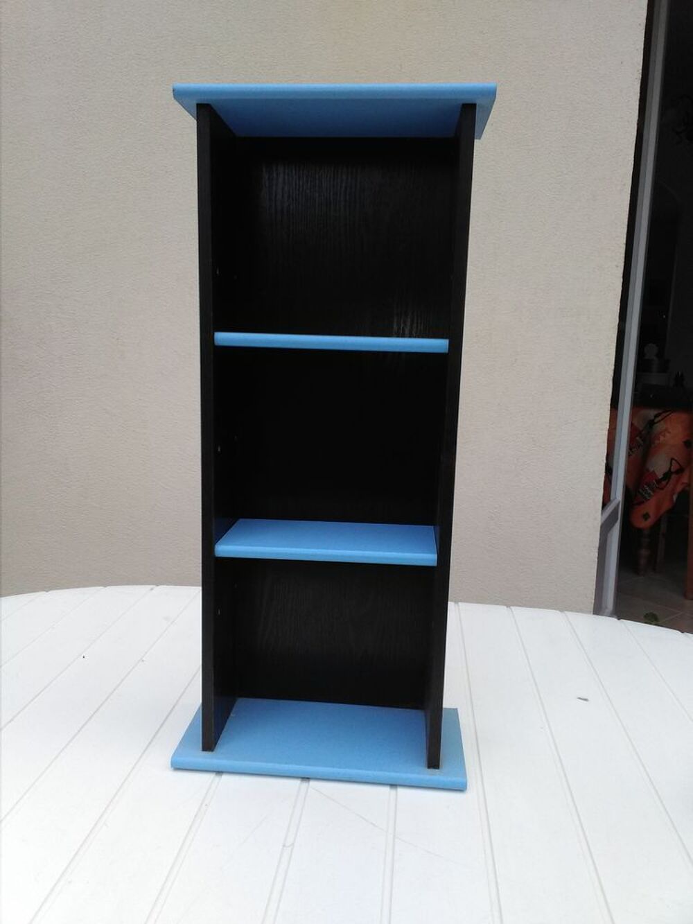 MEUBLE BAS BOIS BLEU ET NOIR Meubles